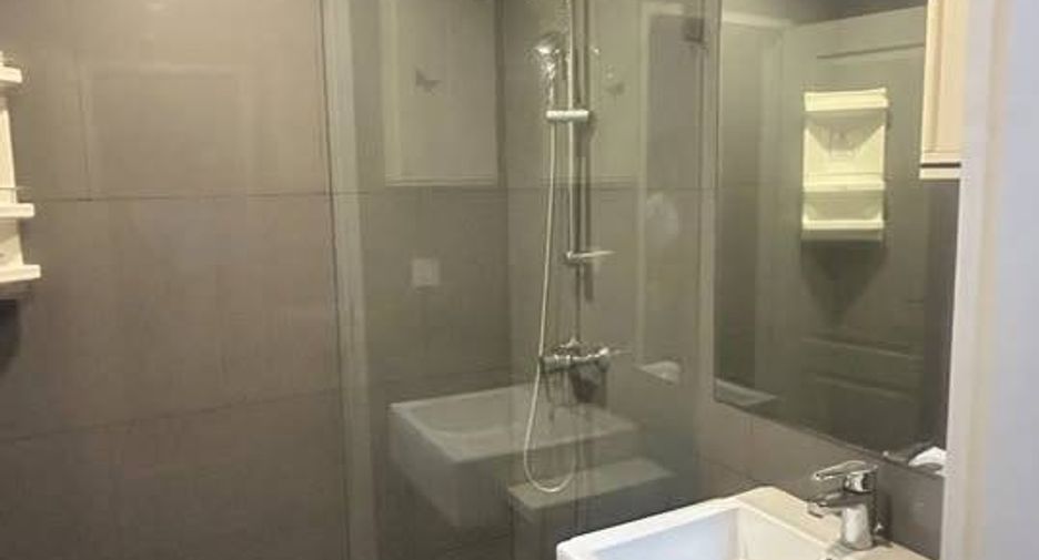 Продажа 1 кровать кондо в Сатхон, Бангкок