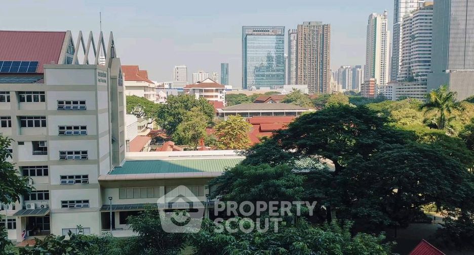 For sale 1 bed condo in Khlong Toei, Bangkok