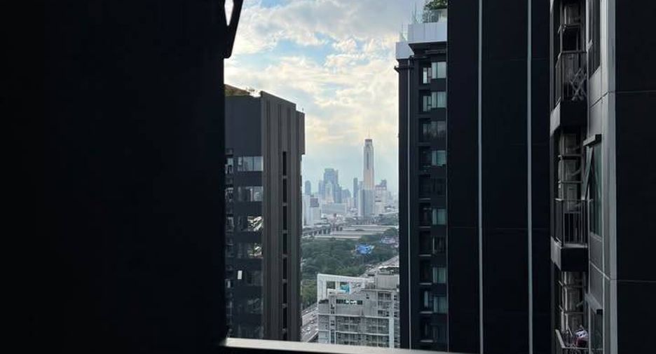 For sale 1 bed condo in Huai Khwang, Bangkok