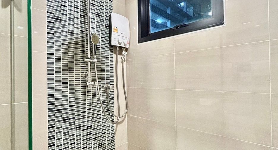 Condo en alquiler de 1 habitaciones en Bang Na, Bangkok