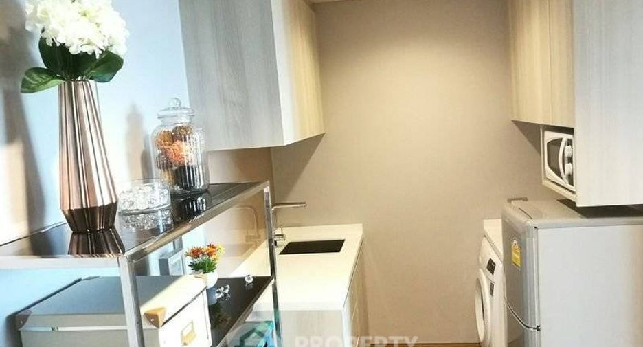 For sale 1 bed condo in Khlong Toei, Bangkok