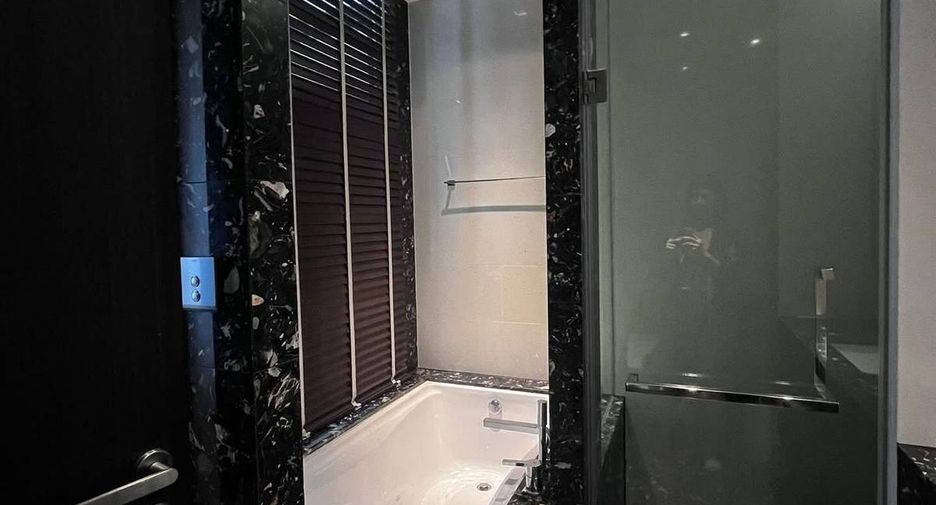 For sale 1 bed condo in Khlong Toei, Bangkok
