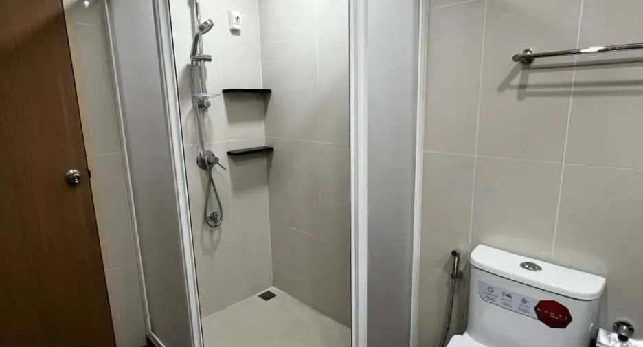 For sale 1 bed condo in Khlong Toei, Bangkok