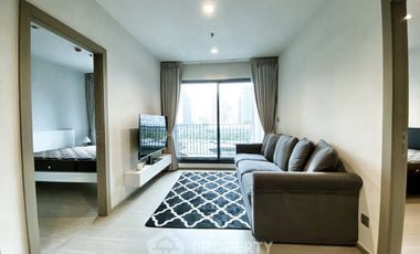 For rent 2 bedrooms condo in Huai Khwang, Bangkok
