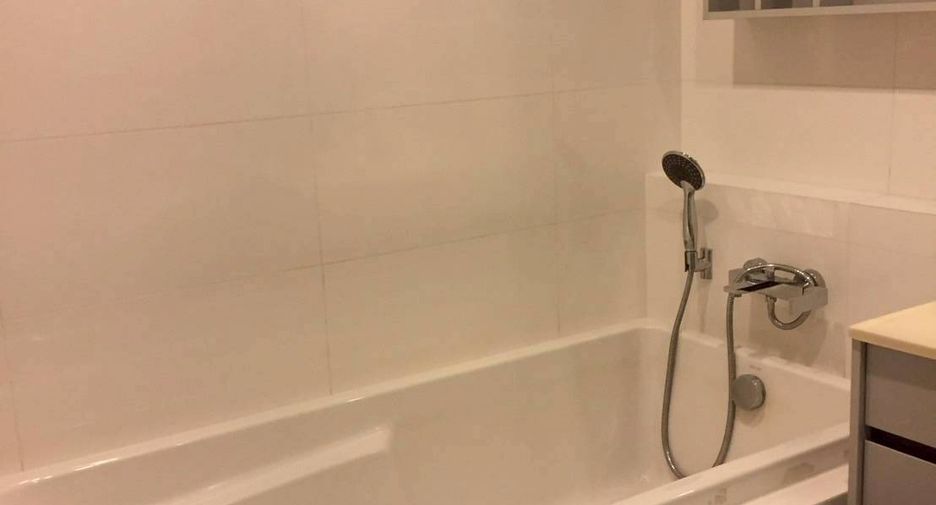 For rent 1 bed condo in Watthana, Bangkok