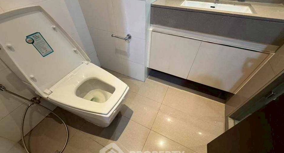 Wohnung zur Miete mit 2 Zimmer in Pathum Wan, Bangkok