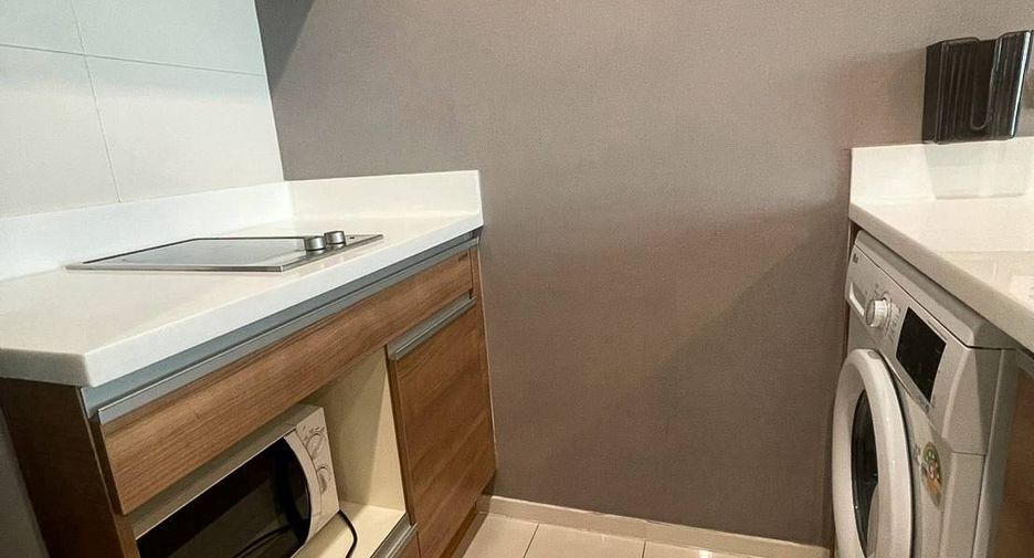 For rent 1 bed condo in Huai Khwang, Bangkok