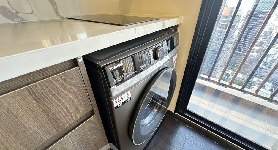 For rent 2 ベッドルーム condo in Watthana, Bangkok