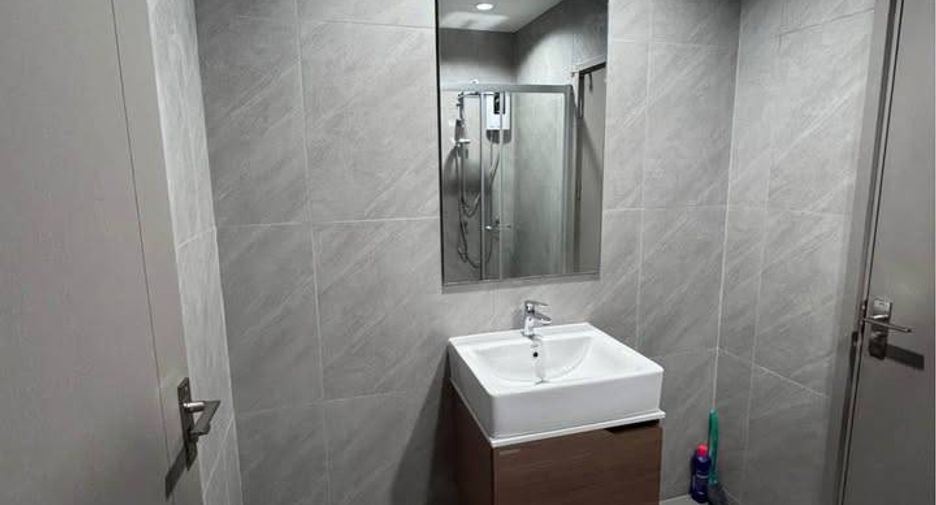 For sale 1 bed condo in Khlong Toei, Bangkok