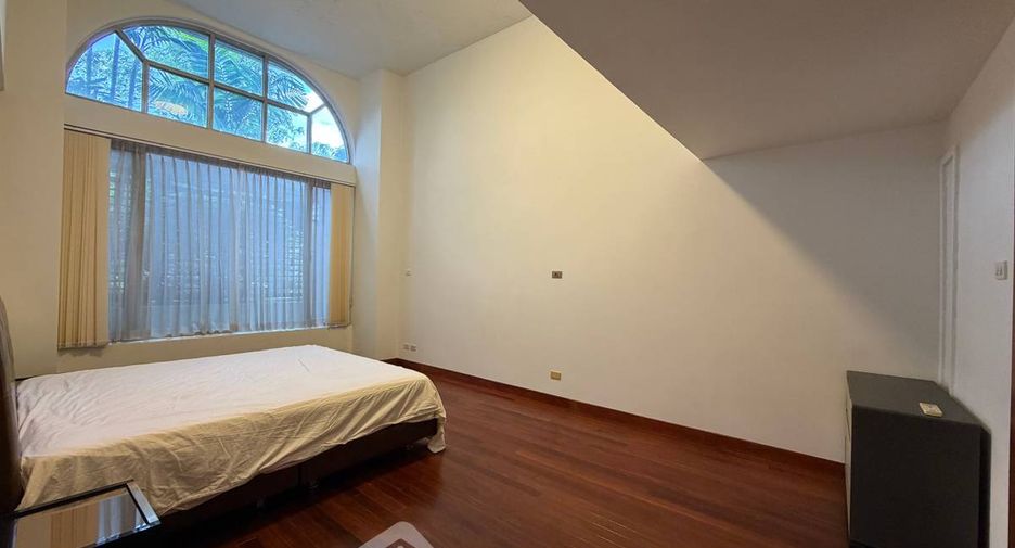 For sale 1 bed condo in Pathum Wan, Bangkok