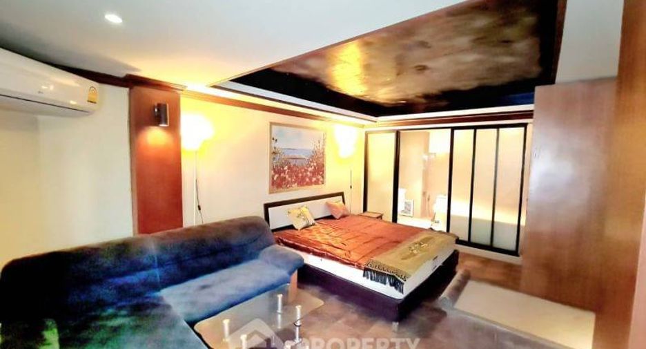 For sale 8 bedrooms townhouse in Pratumnak, Pattaya