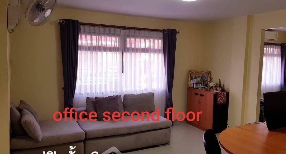 For sale 4 bedrooms townhouse in East Pattaya, Pattaya