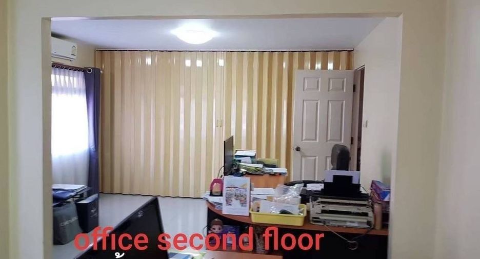 For sale 4 bedrooms townhouse in East Pattaya, Pattaya
