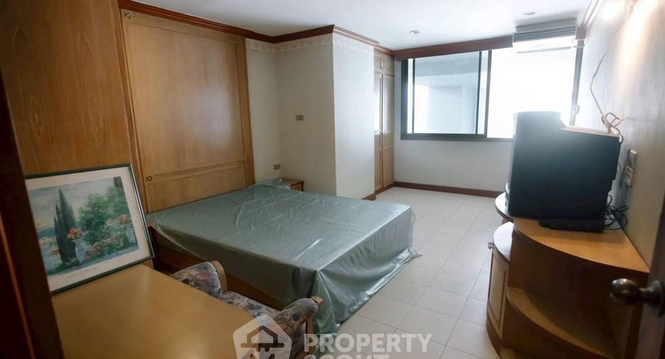 For sale 2 bedrooms condo in Khlong Toei, Bangkok