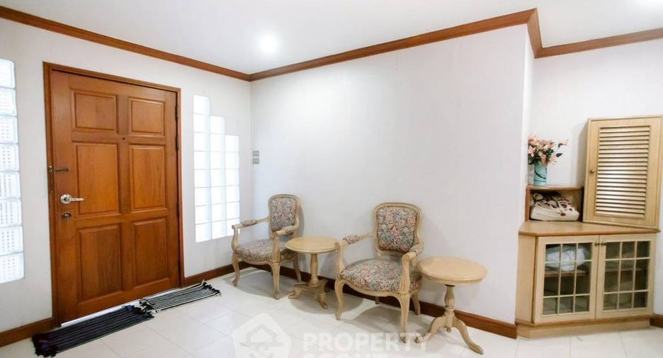 For sale 2 bedrooms condo in Khlong Toei, Bangkok