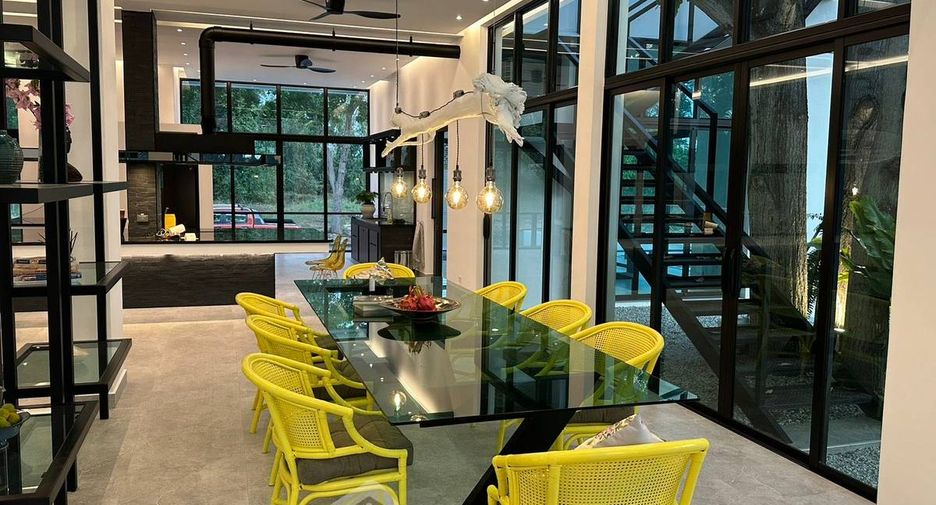 For sale 4 bedrooms house in Huay Yai, Pattaya