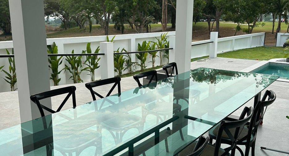 For sale 4 bedrooms house in Huay Yai, Pattaya