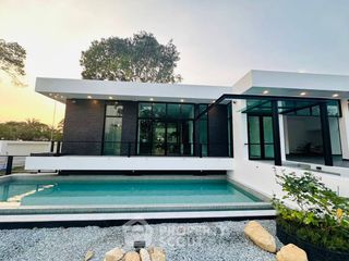 For sale 4 bedrooms house in Bang Lamung, Chonburi