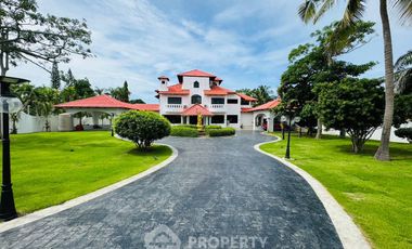 For sale 8 bedrooms villa in East Pattaya, Pattaya