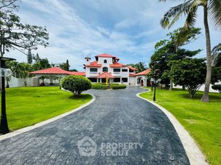 À vendre 8 chambres villa à Bang Lamung, Chonburi