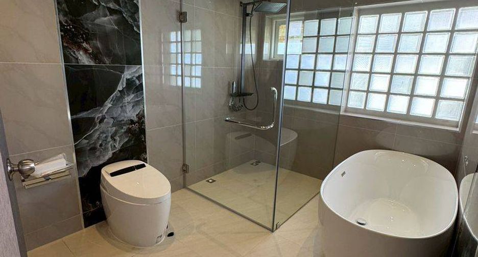 For sale 5 bedrooms house in East Pattaya, Pattaya