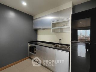 For sale 3 bedrooms condo in Huai Khwang, Bangkok
