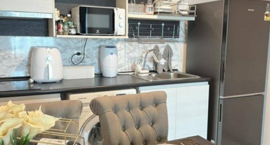 For sale 2 bedrooms condo in Huai Khwang, Bangkok