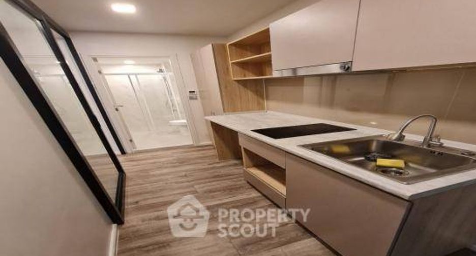 For sale 2 bedrooms condo in Wang Thonglang, Bangkok