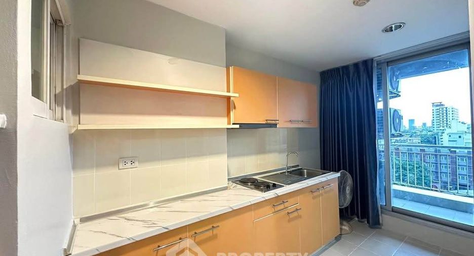 For sale 1 bed condo in Huai Khwang, Bangkok