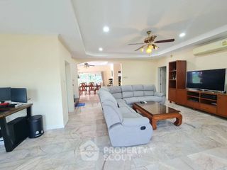 Villa en venta de 4 habitaciones en Bang Saray, Pattaya