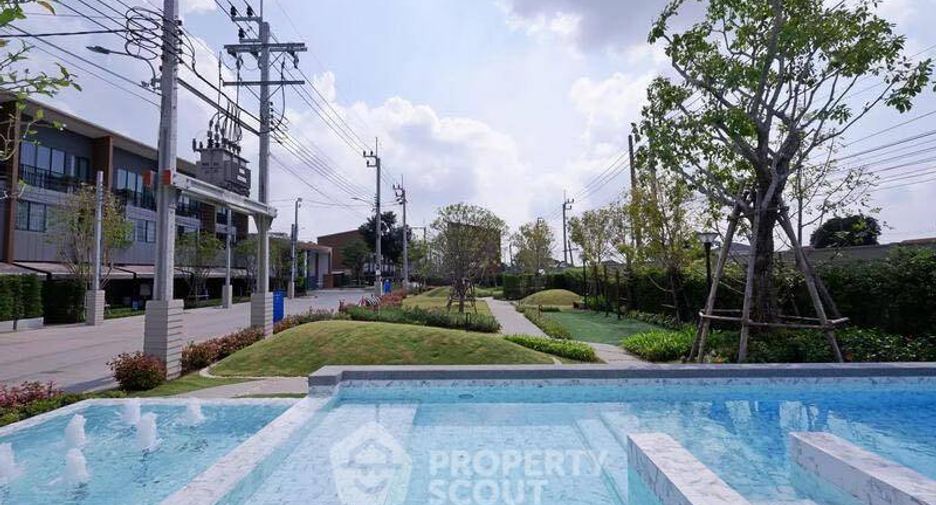 For sale 3 bedrooms townhouse in Prawet, Bangkok