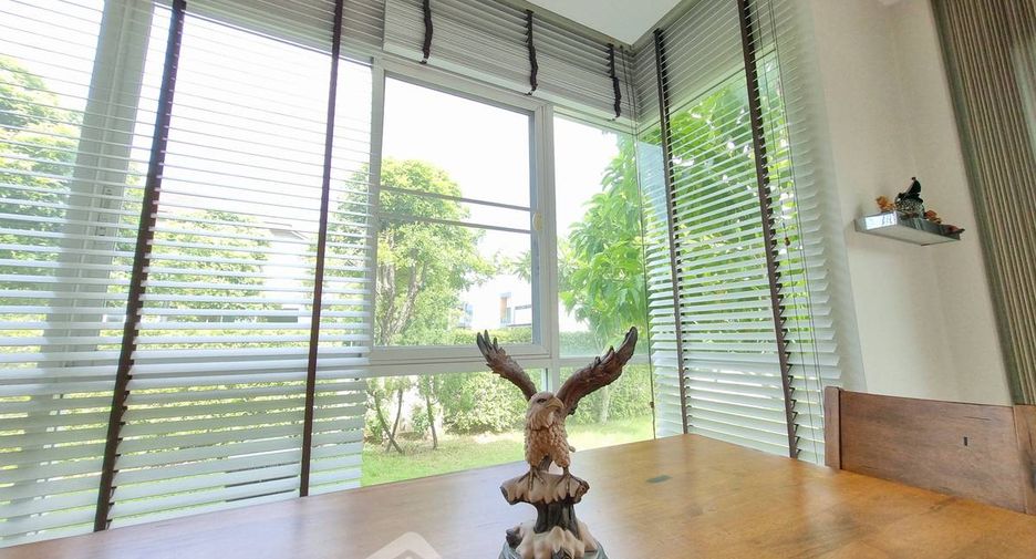 For sale 3 bedrooms house in Thawi Watthana, Bangkok