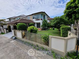 For sale 3 bedrooms house in Thawi Watthana, Bangkok
