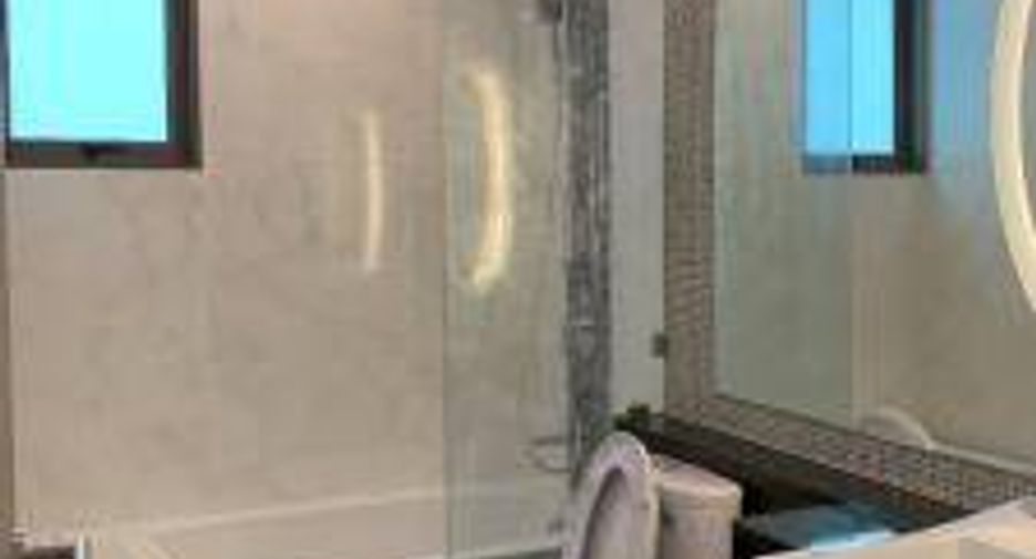 For sale 2 bedrooms condo in Watthana, Bangkok