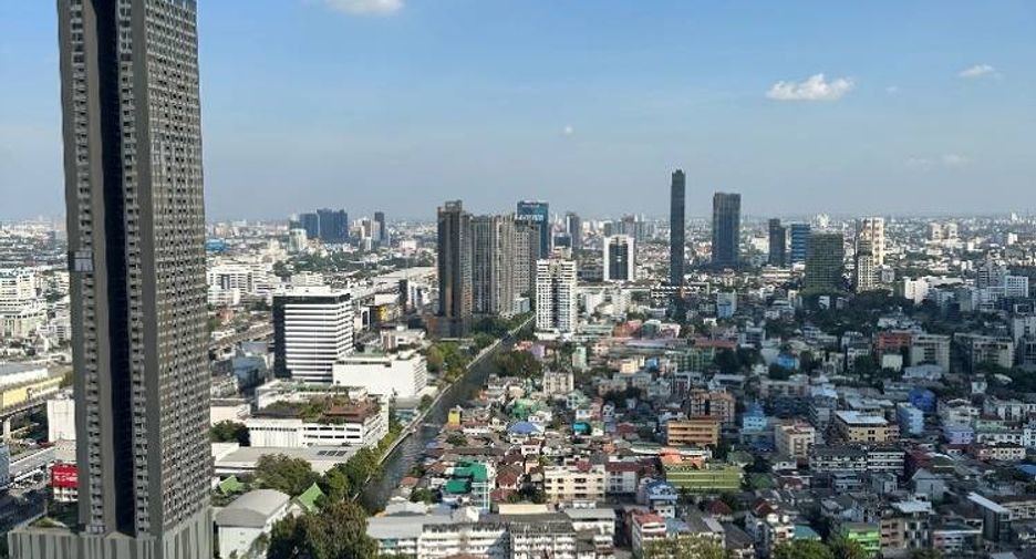 For sale 2 bedrooms condo in Watthana, Bangkok