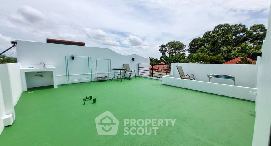 Casa adosada en venta de 2 habitaciones en Huay Yai, Pattaya