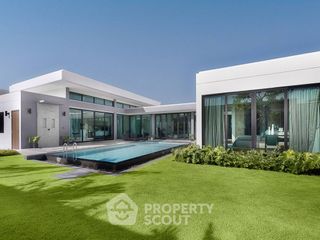For sale 3 bedrooms villa in Bang Lamung, Chonburi