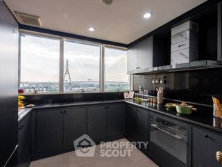 For sale 2 bedrooms condo in Yan Nawa, Bangkok
