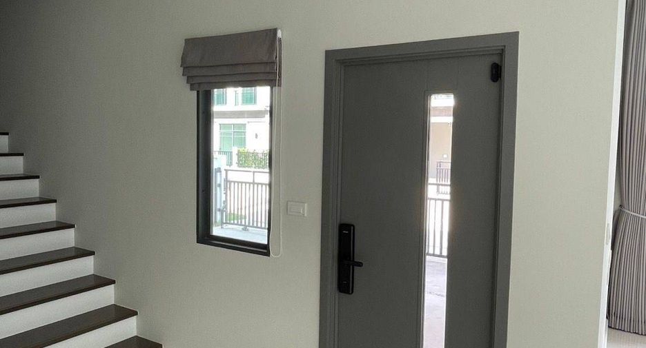 For sale 4 bedrooms house in Saphan Sung, Bangkok