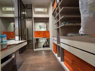 For sale 4 bedrooms house in Lat Phrao, Bangkok