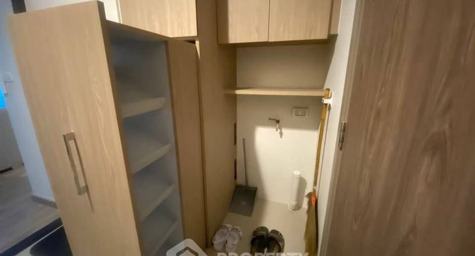 For sale 1 bed condo in Mueang Samut Prakan, Samut Prakan