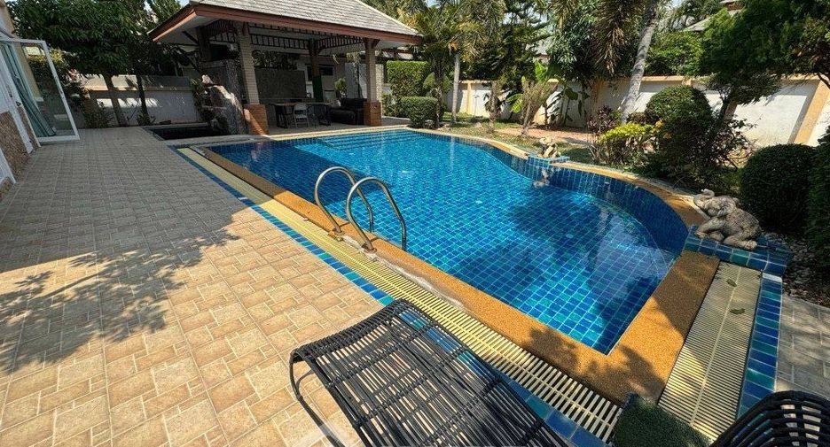 For sale 4 bedrooms house in Huay Yai, Pattaya