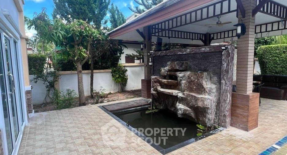 For sale 4 bedrooms house in Huay Yai, Pattaya