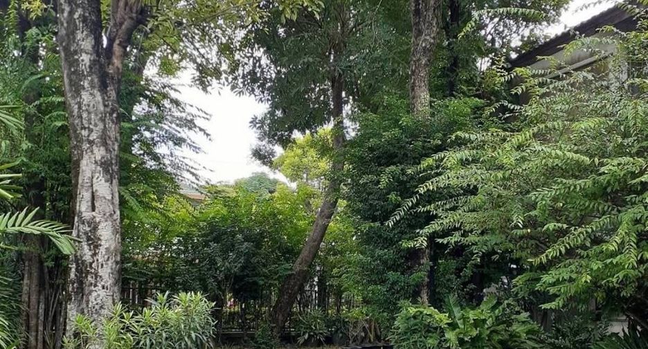 For sale 4 bedrooms house in Saphan Sung, Bangkok