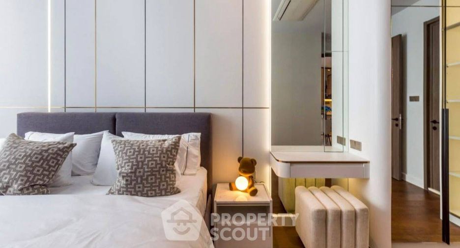 For sale 3 bedrooms condo in Sathon, Bangkok