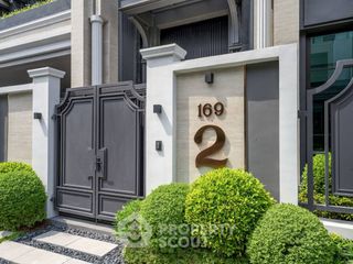 For sale 6 bedrooms house in Suan Luang, Bangkok