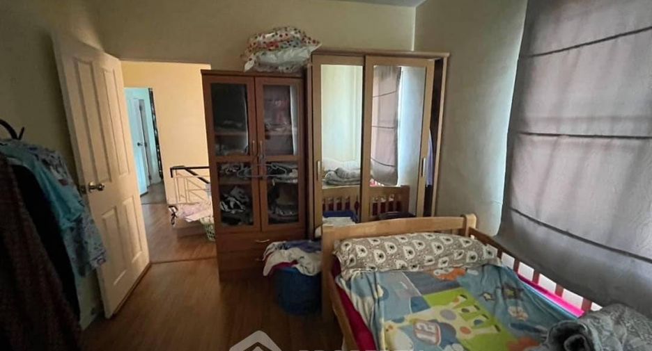 Haus zum Kauf mit 4 Zimmer in Bang Lamung, Chonburi