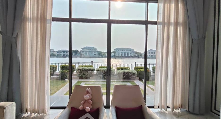 For sale 5 bedrooms townhouse in Mueang Samut Sakhon, Samut Sakhon
