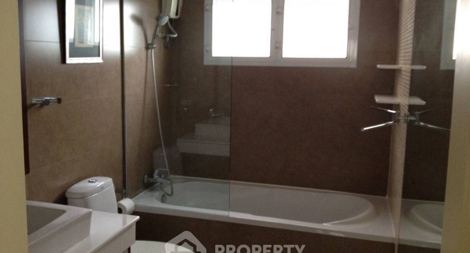 For sale 2 bedrooms condo in Watthana, Bangkok