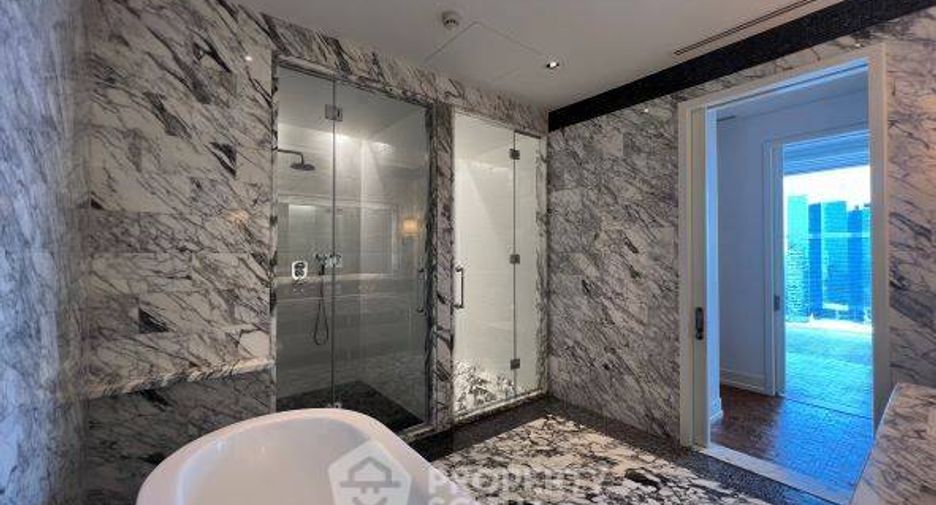 For sale 2 bedrooms condo in Sathon, Bangkok